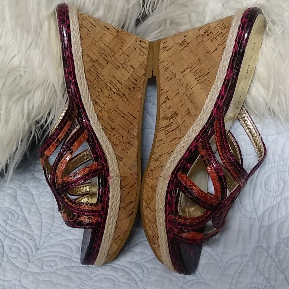 Wedge Heels - Picture 2 of 8